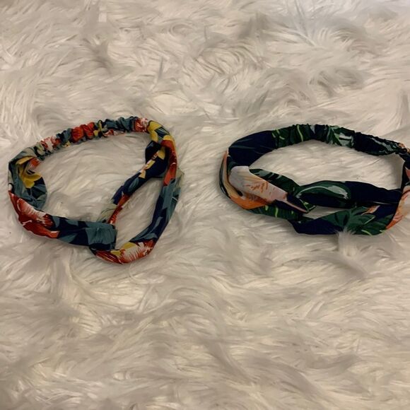 Set of two twisted/knotted floral headbands - Picture 1 of 4